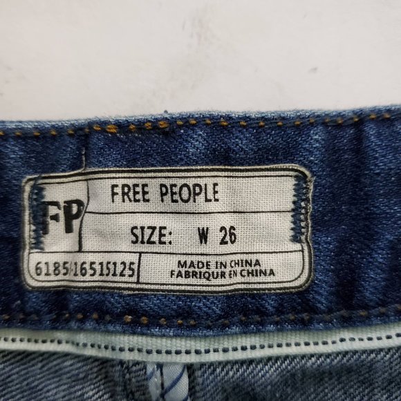 Free People Jean Shorts Logan Denim Distressed Boho Festival NWT Size 26 - Picture 7 of 7